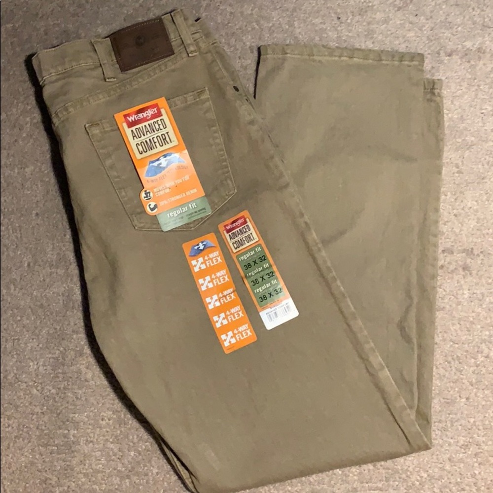 Wrangler Jeans 38 x 32 Tan/Khaki
